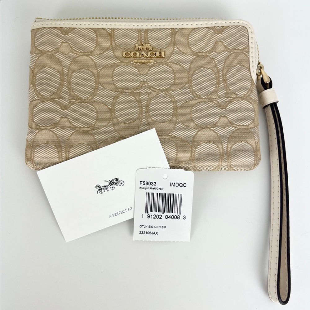 NEW Coach Signature Wristlet